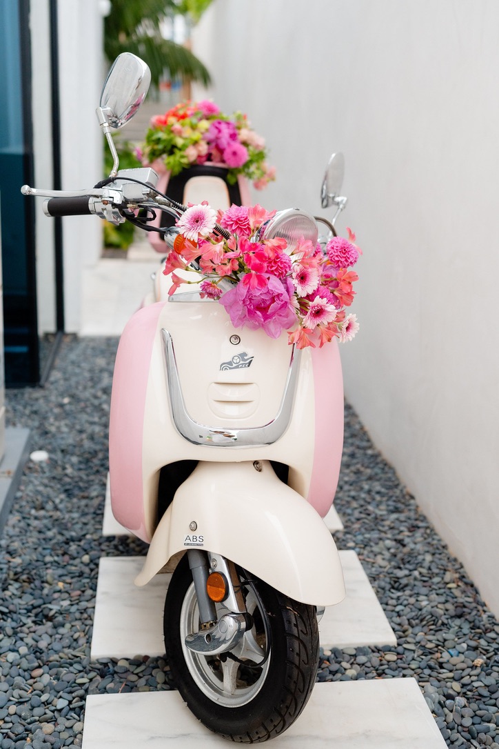 50 and Fabulous | My 50th Birthday Bash Recap 

Birthday outfit, 50th birthday, lifestyle, fashion, party decor, event design, event decor, party planning, event planning, event styling, vespa